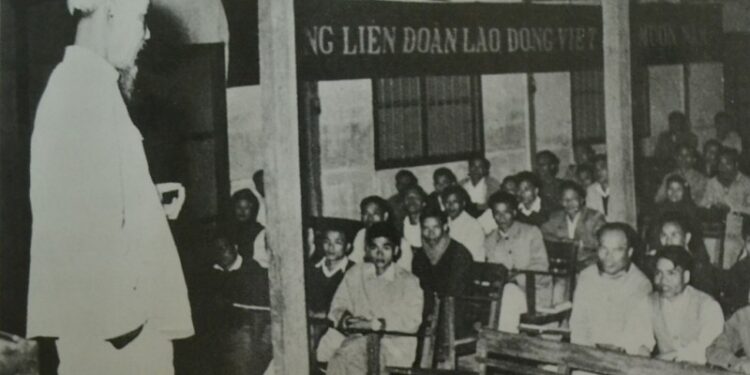 Chủ tịch Hồ Chí Minh với giai cấp công nhân và tổ chức Công đoàn Việt Nam