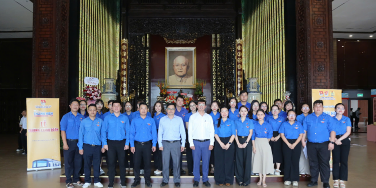 Sinh hoạt chủ điểm Tháng Thanh niên năm 2025 và Lễ Trưởng thành Đoàn nhân Kỷ niệm 94 năm thành lập Đoàn TNCS Hồ Chí Minh