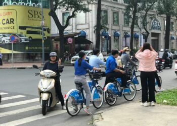 Đoàn viên Chi đoàn Trung tâm Phát triển Khoa học và Công nghệ Trẻ tăng cường rèn luyện thể dục thể thao