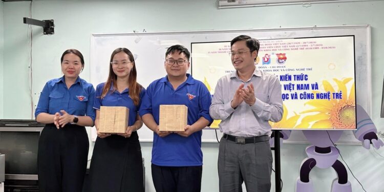 Họp mặt Công đoàn viên và tổ chức Cuộc thi tìm hiểu kiến thức về tổ chức Công Đoàn Việt Nam và lịch sử hình thành Trung tâm