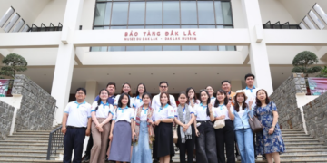 Chi bộ – Công đoàn – Chi đoàn Trung tâm tổ chức sinh hoạt chính trị và tham quan Bảo tàng Đắk Lắk nhân Kỷ niệm 50 năm Chiến thắng Tây Nguyên (1975 – 2025)